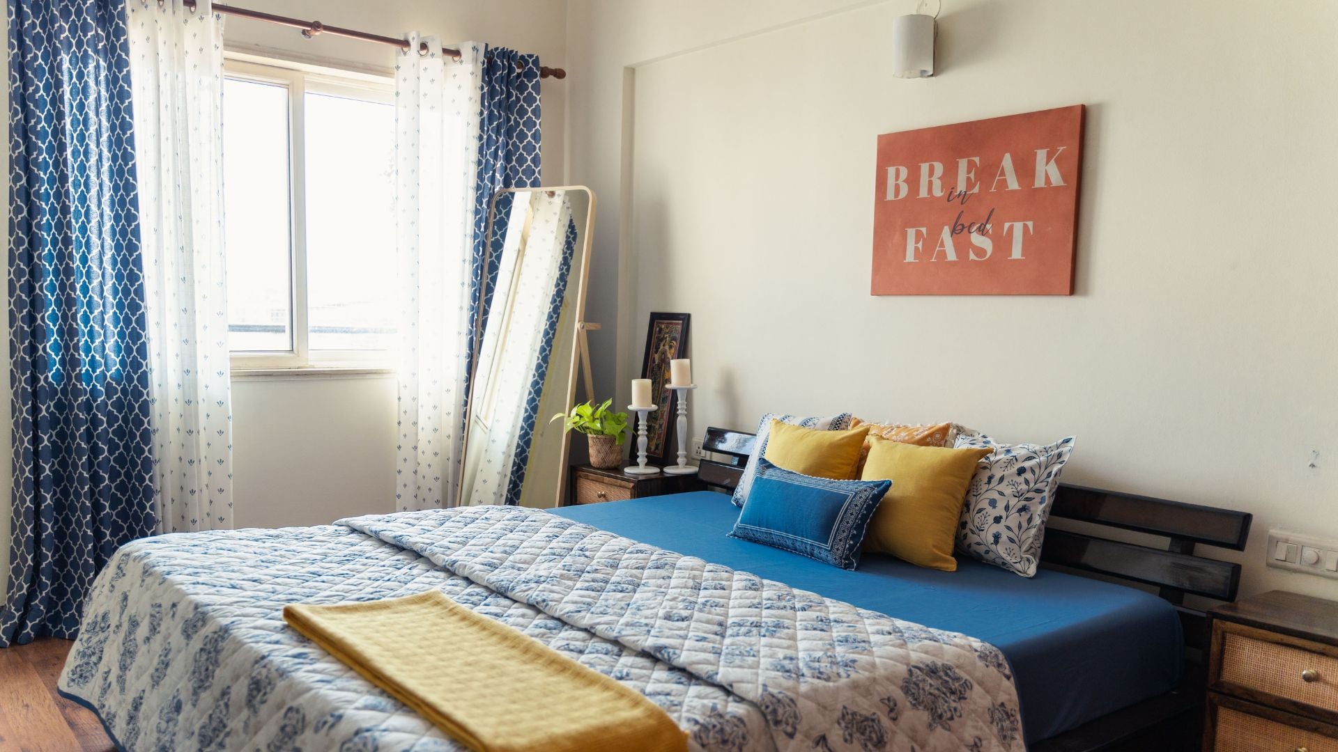 The Ultimate Guide to Choosing the right curtains for your bedroom: Key Points to Consider