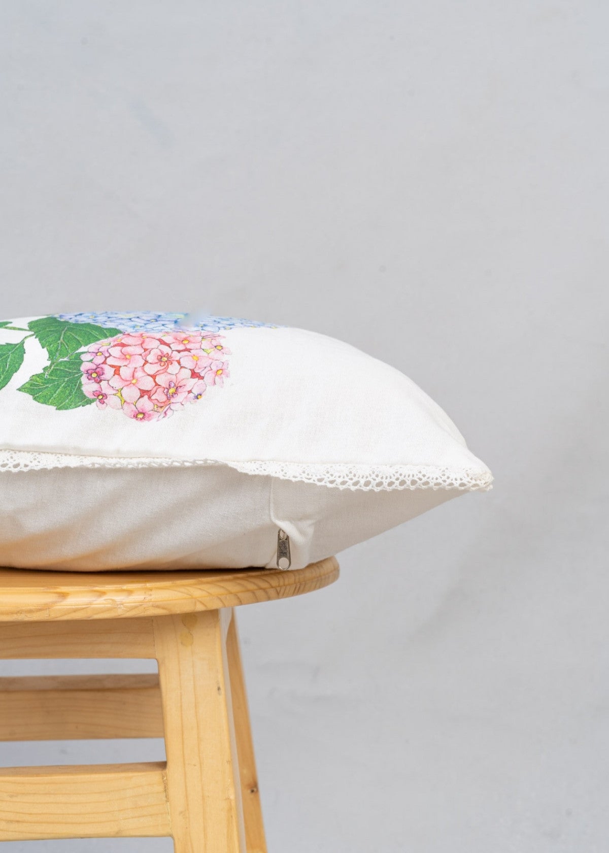 Bouquet Of Hydrangea Printed Cotton Cushion Cover - Blue