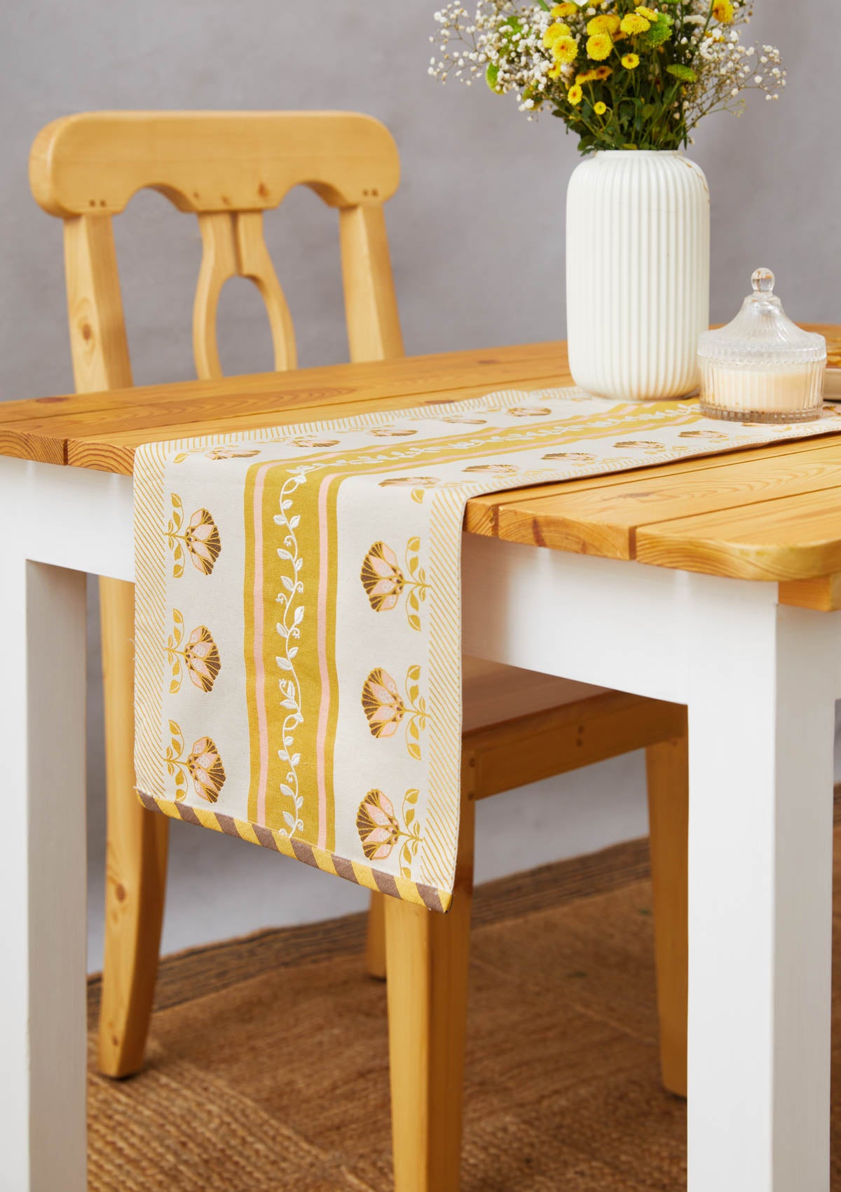 Desert Lily Dining Set