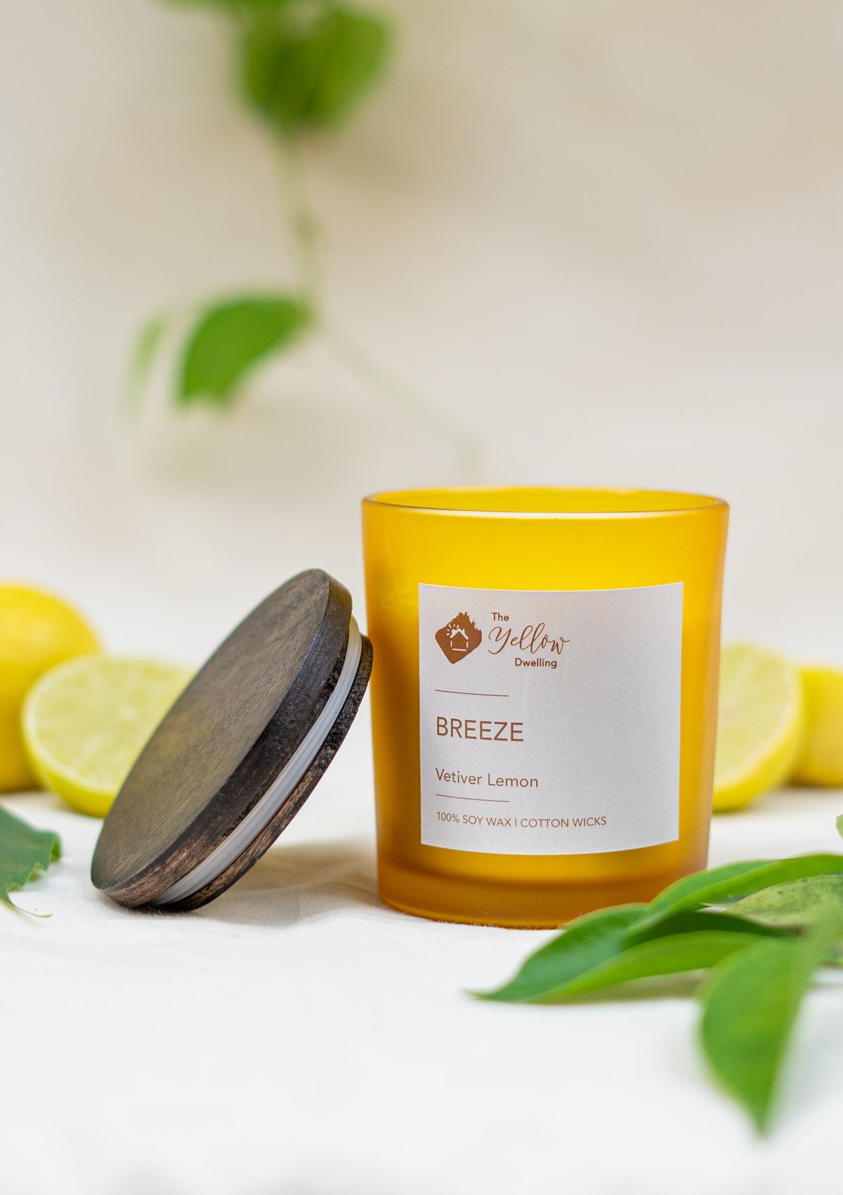 Breeze scented candle