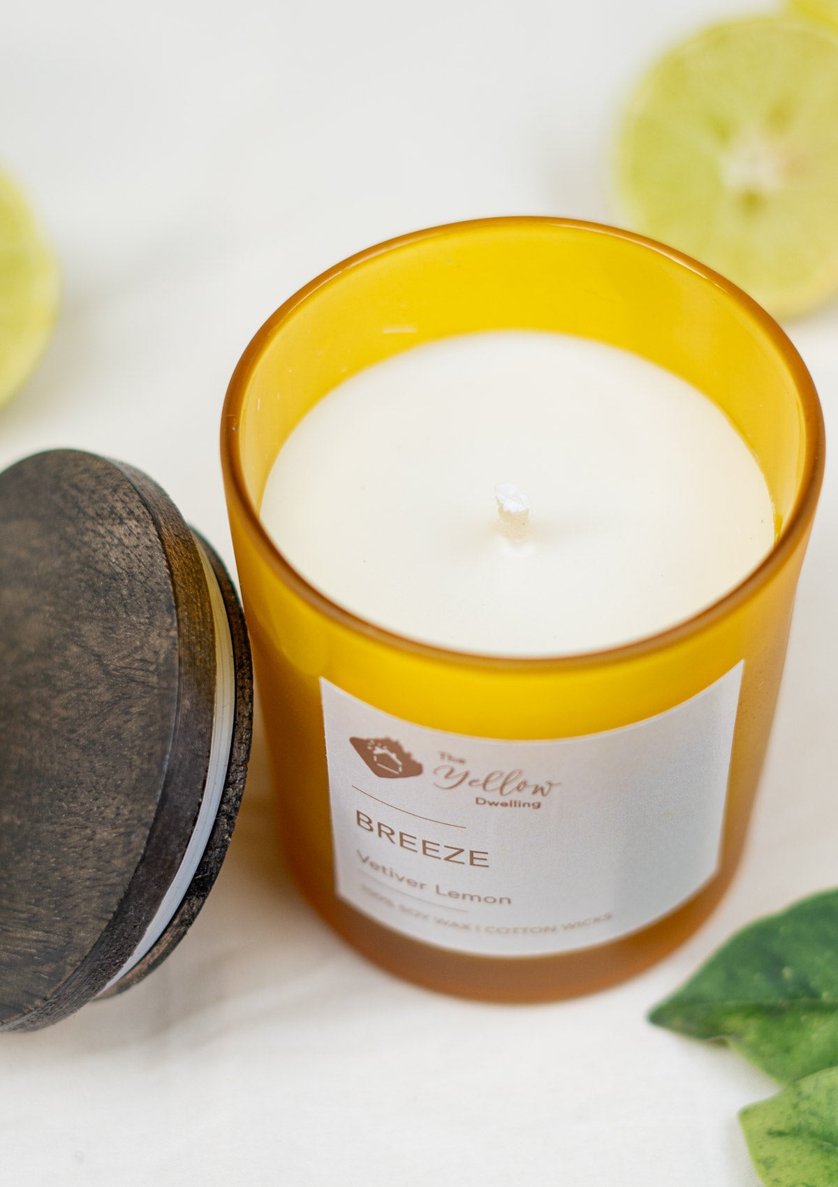 Breeze scented candle