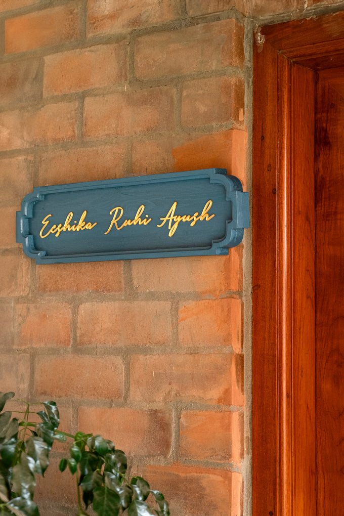 Vintage Colonial Customizable Name Board
