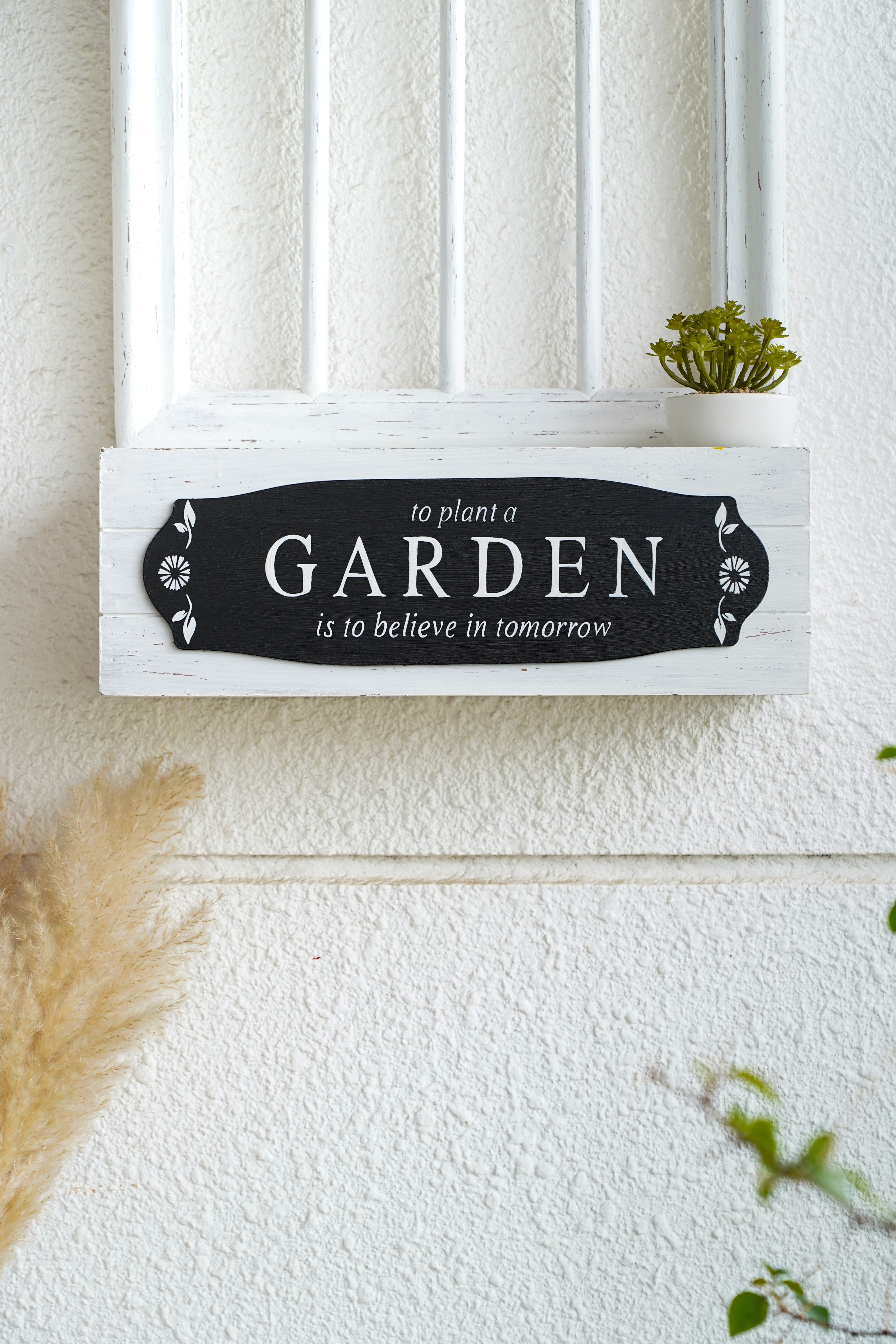 Elysian Arched Frame - Bloom Garden with Basket