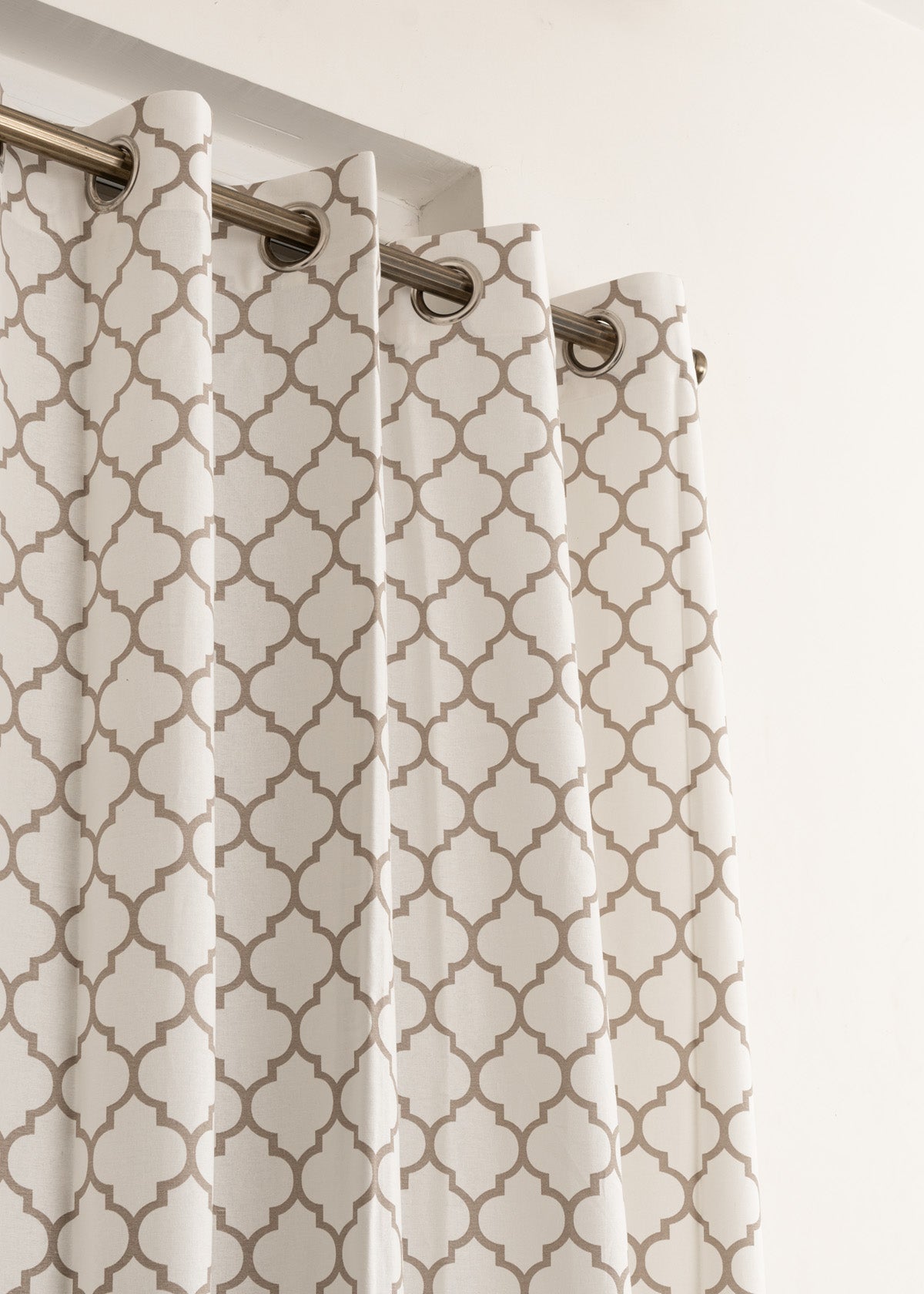 Trellis Printed 100% cotton geometric curtain for bed room - Room darkening - Walnut Grey - Pack of 1