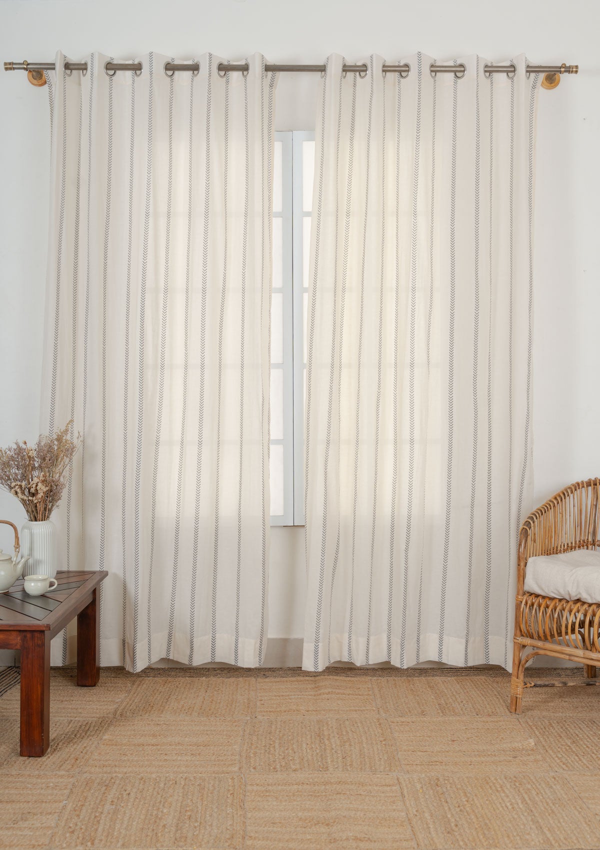 Spear 100% cotton geometric sheer curtain for living room - Light filtering - Black - Single - Pack of 1