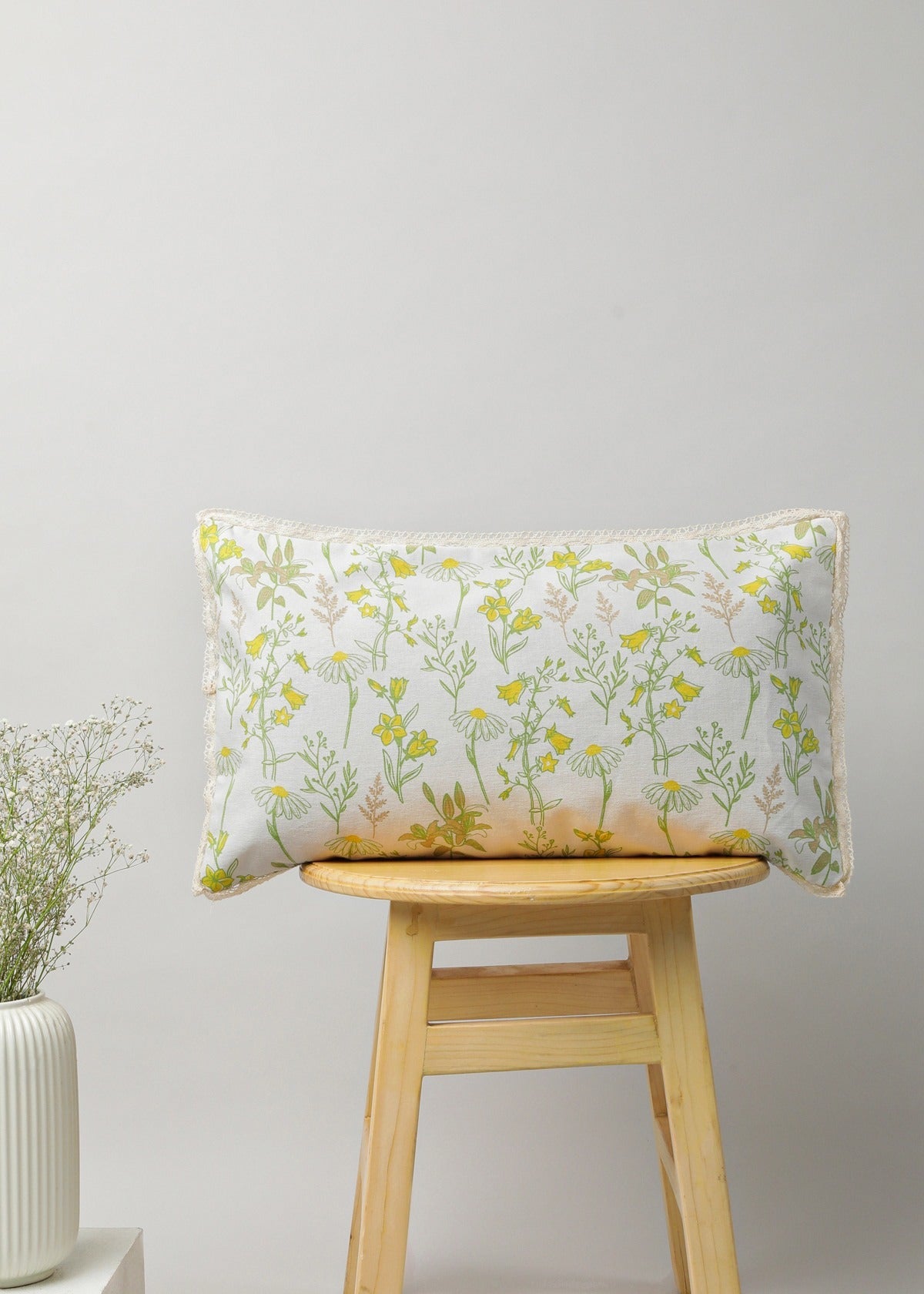 Tulip Garden 100% cotton floral cushion cover for sofa - Multicolor