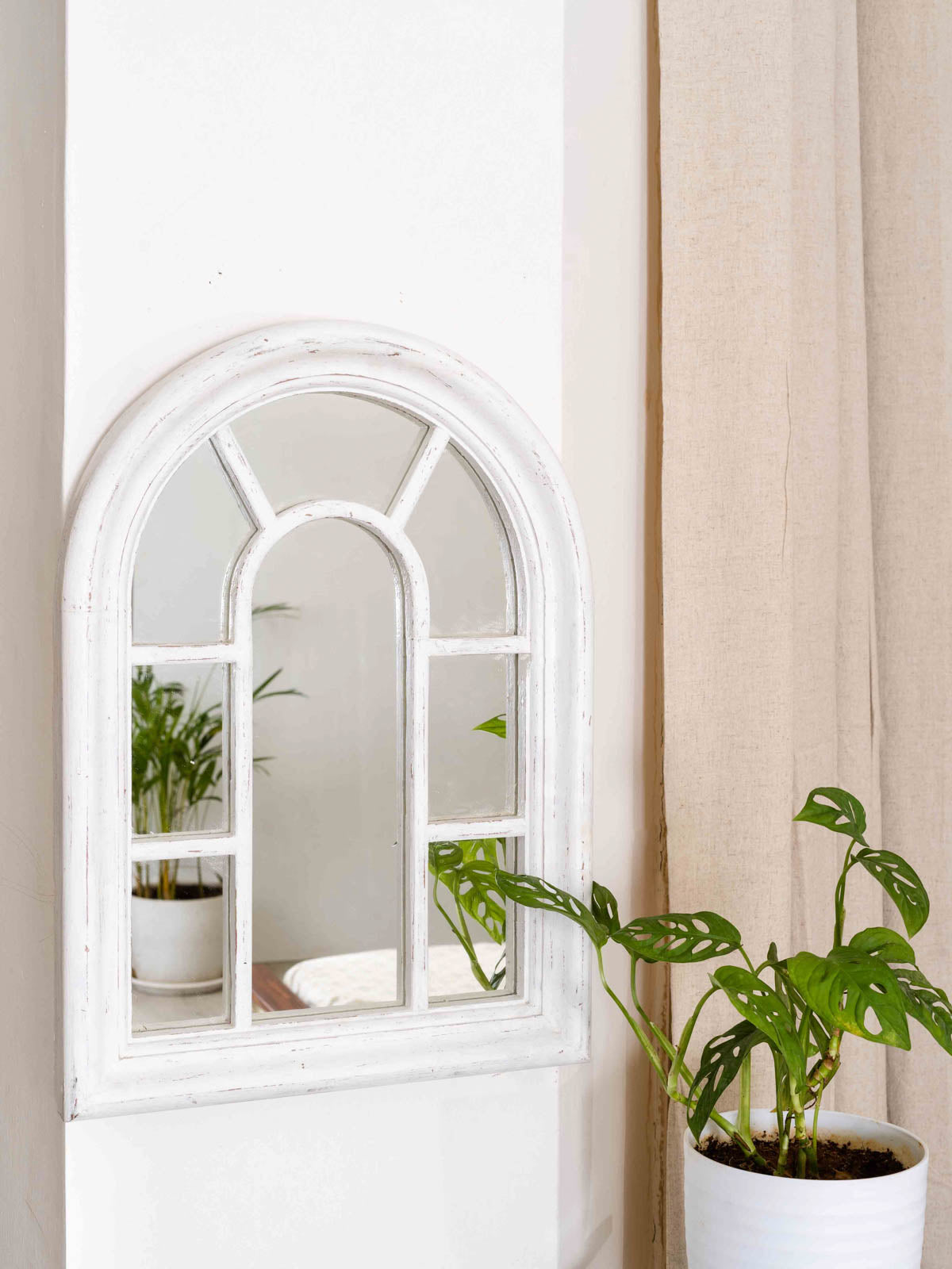 Arched Vintage Mirror - White