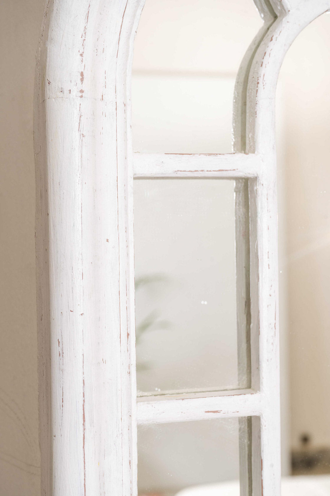 Arched Vintage Mirror - White