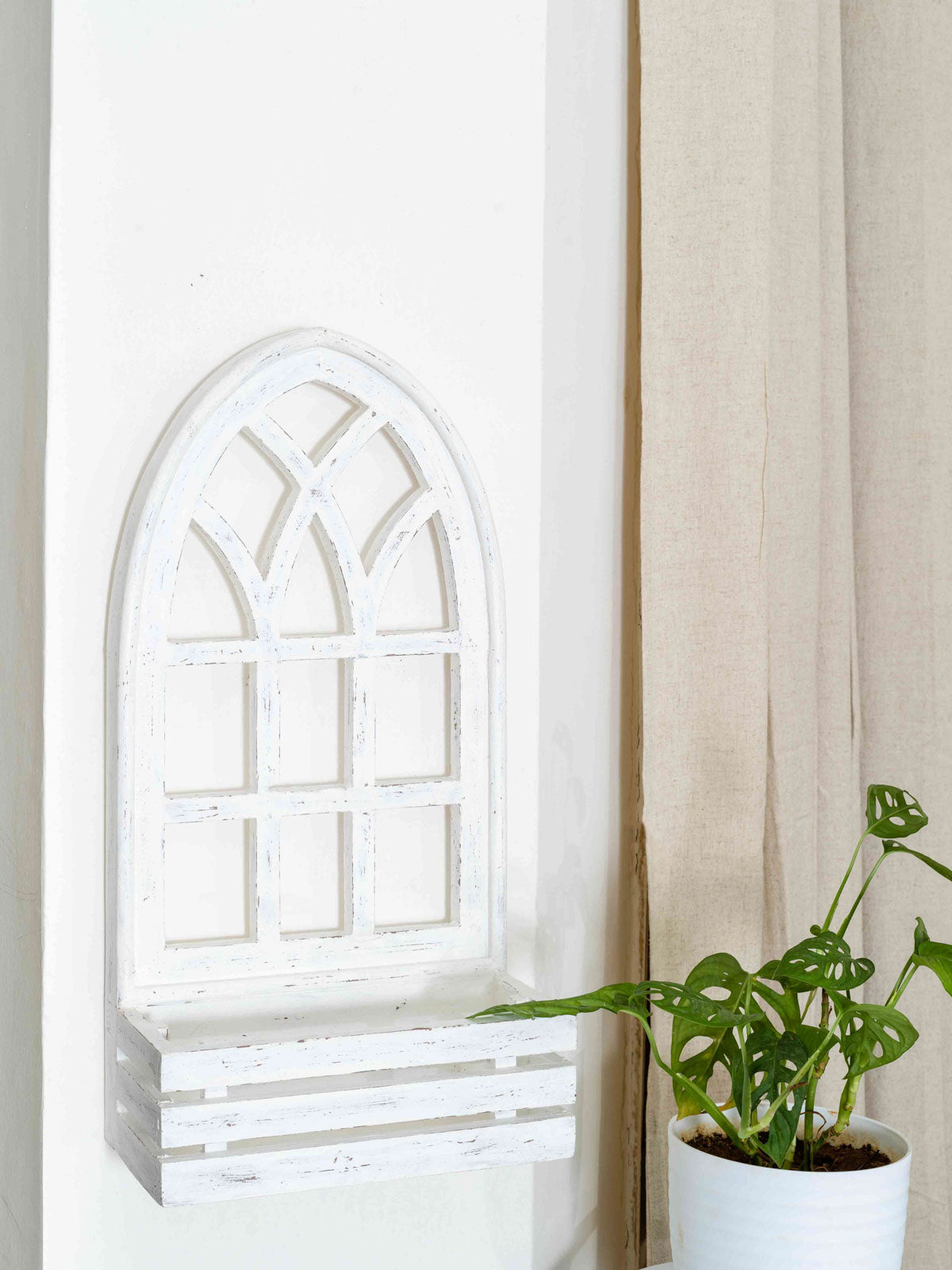 Arched Vintage Triangle Basket Frame Small - White