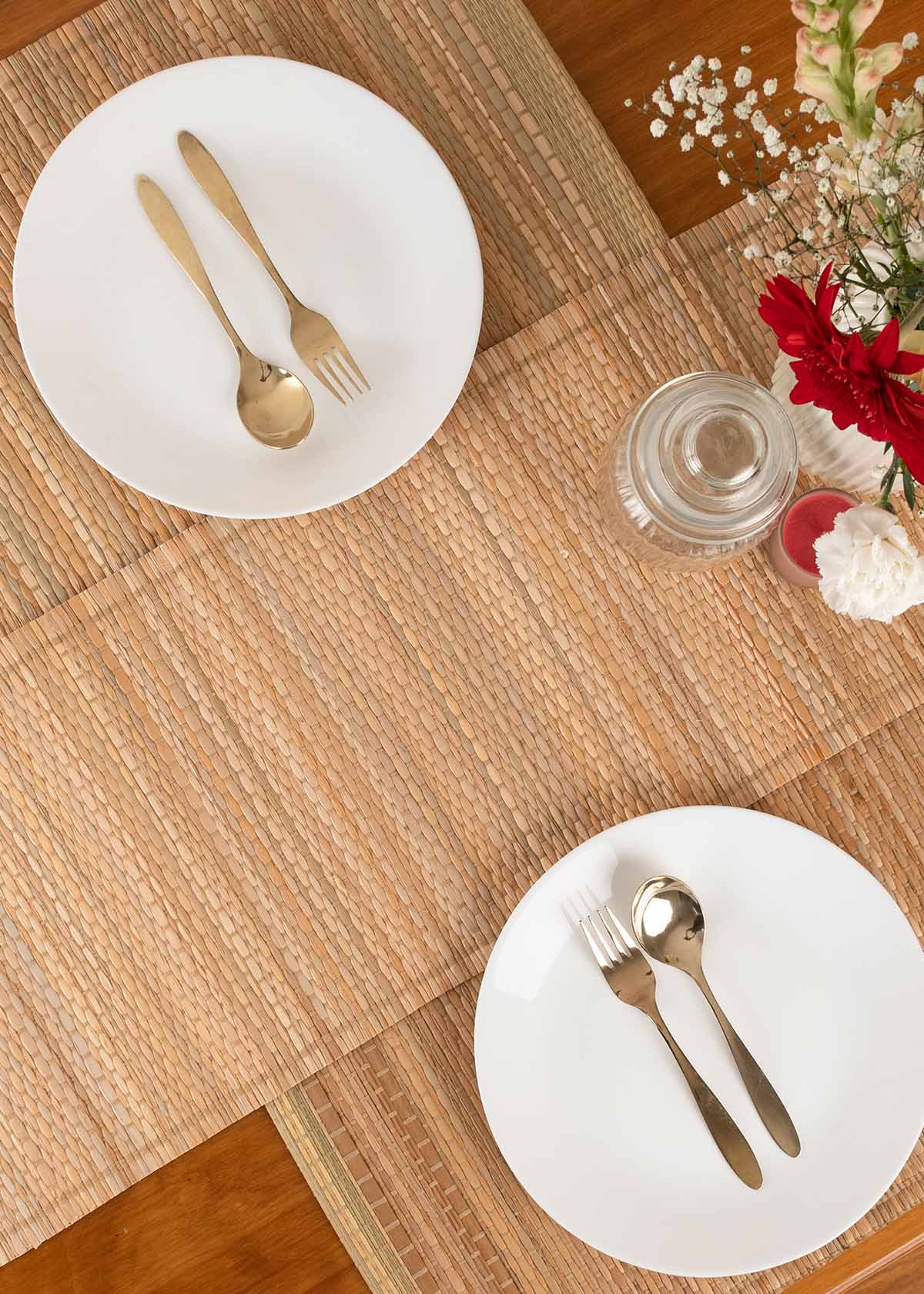 Woven grass 100% cotton Eco-friendly table runner for 4 seater or 6 seater Dining with tassels - Beige