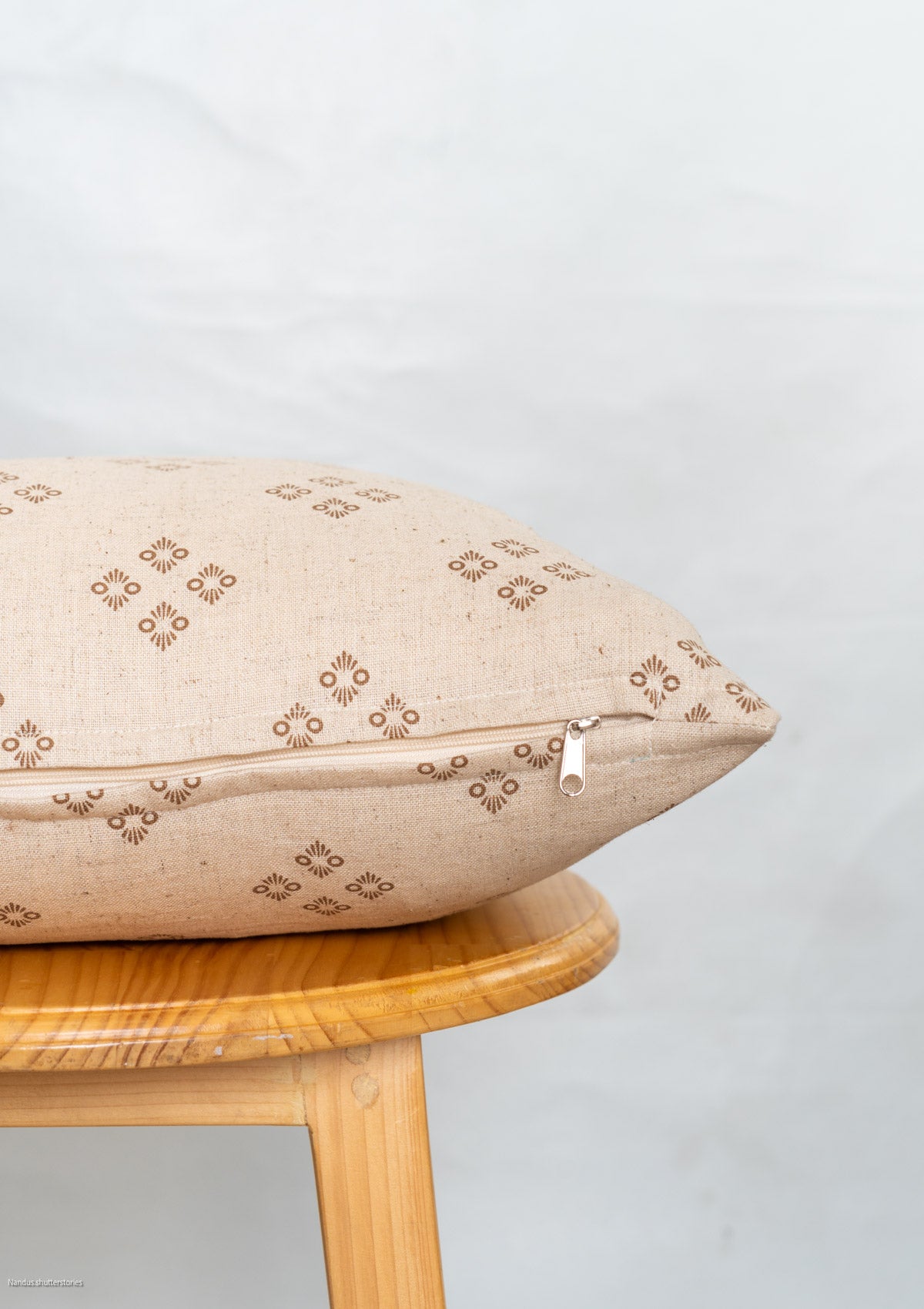 Harvest linen minimal print cushion cover for sofa - Brown