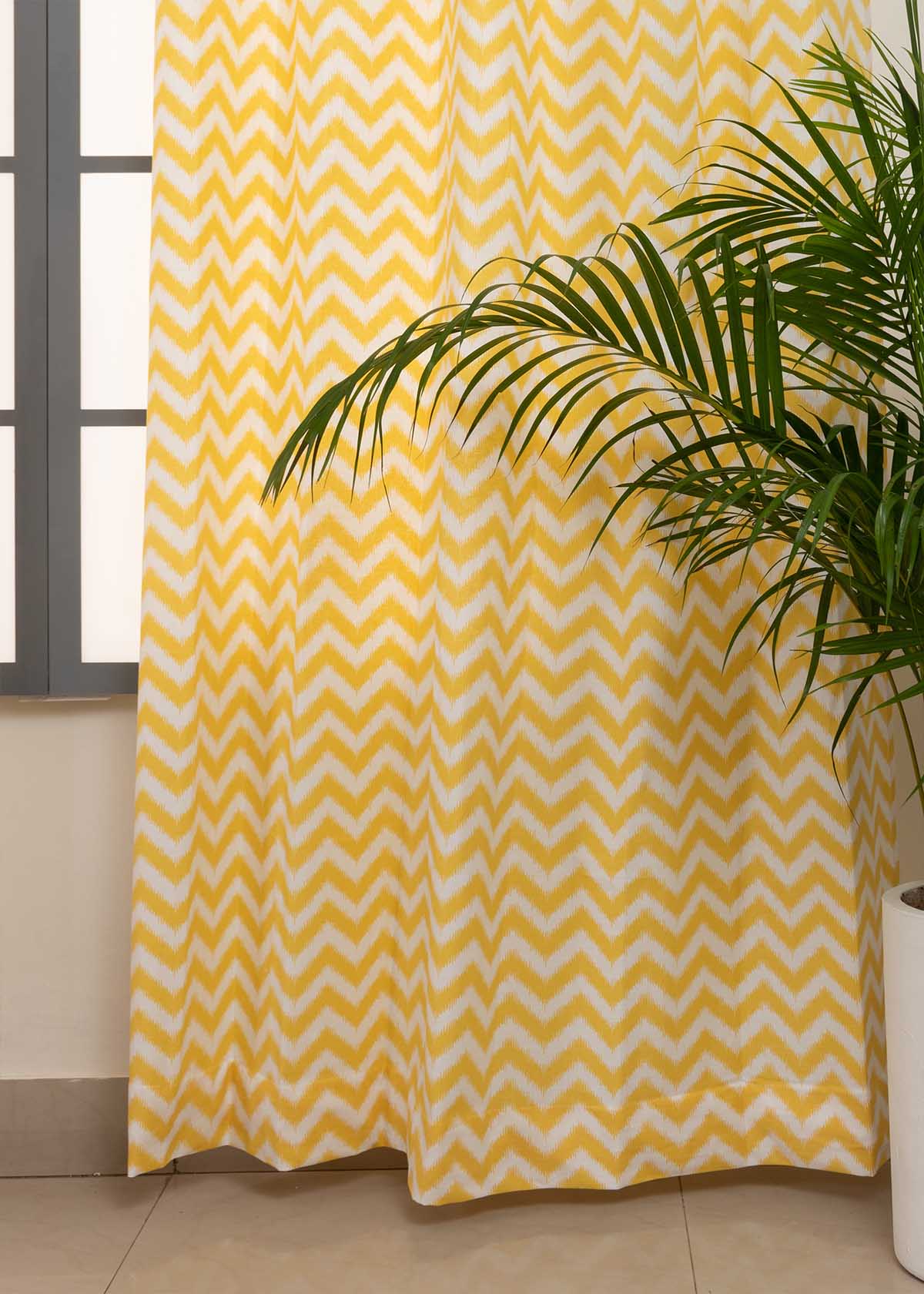 Ikat Chevron 100% cotton geometric curtain for living room - Room darkening - Yellow - Pack of 1