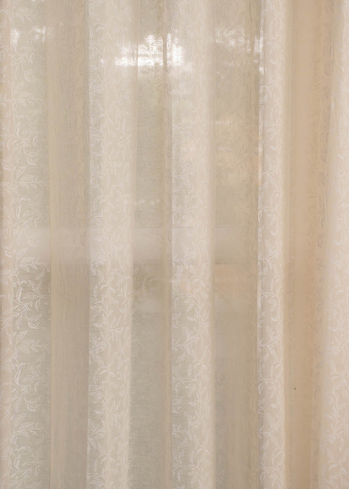 Trailing berries sheer printed sheer Fabric - Off-White