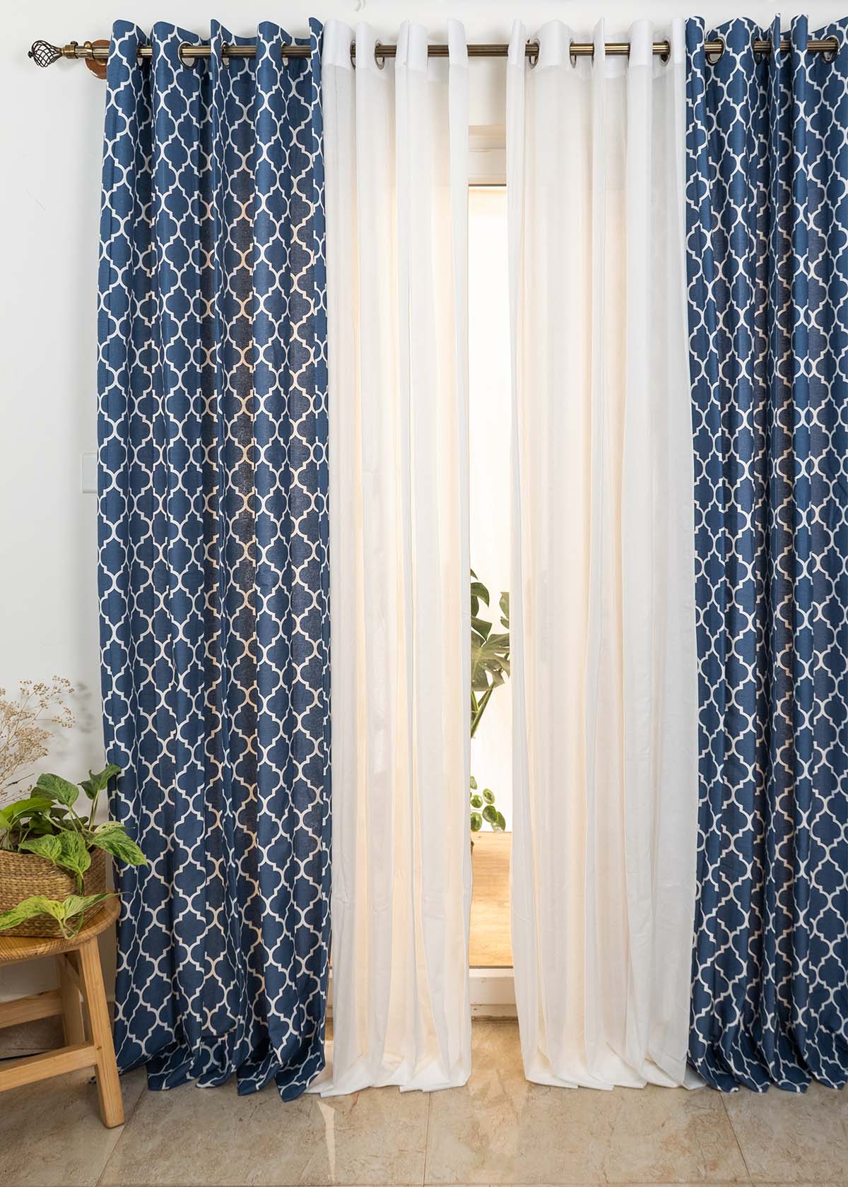 Trellis Reverse Royal Blue, Warm White Set Of 4 Combo Cotton Curtain - Royal Blue And White