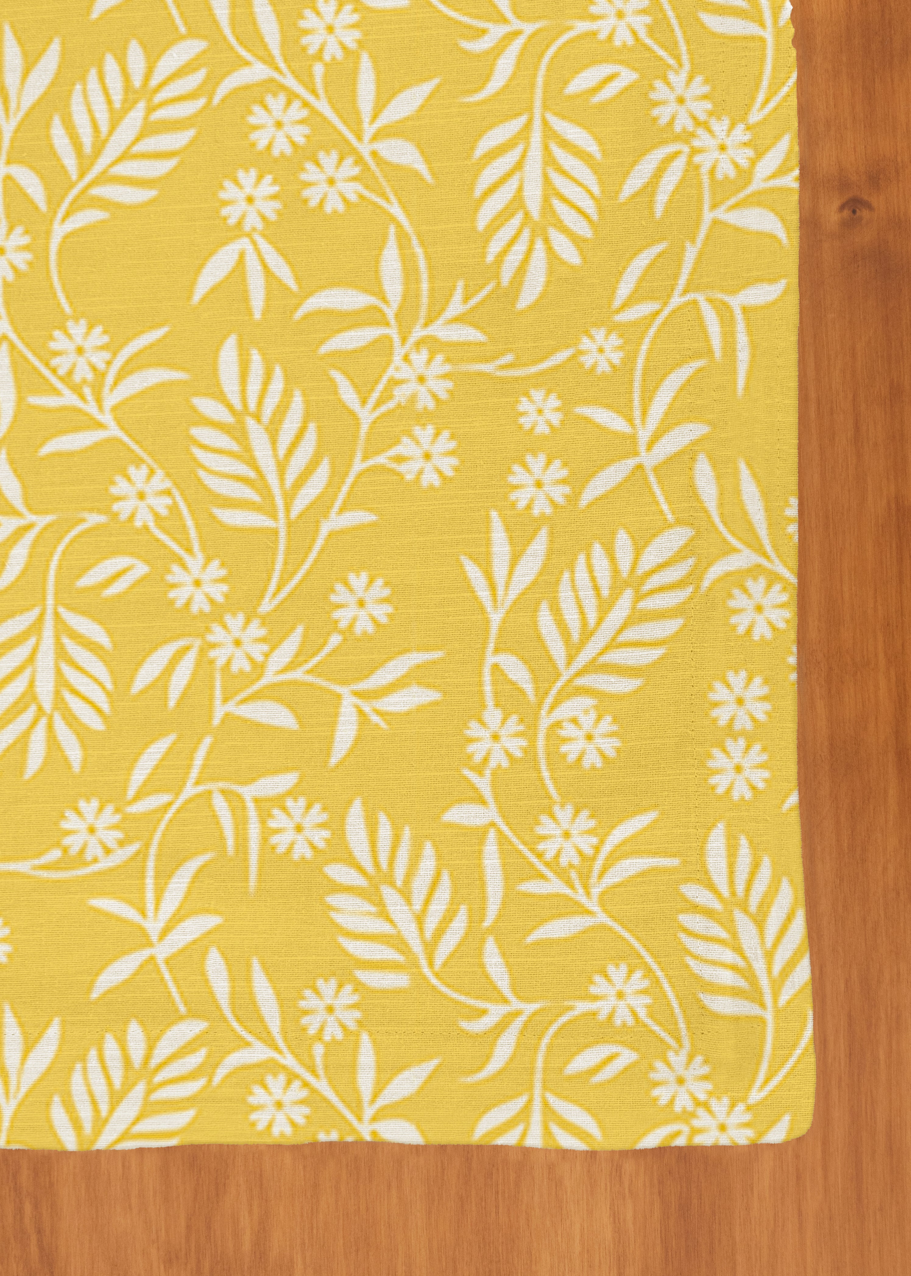 Daisy Printed 100% cotton floral table cloth for 4 seater or 6 seater dining - Yellow