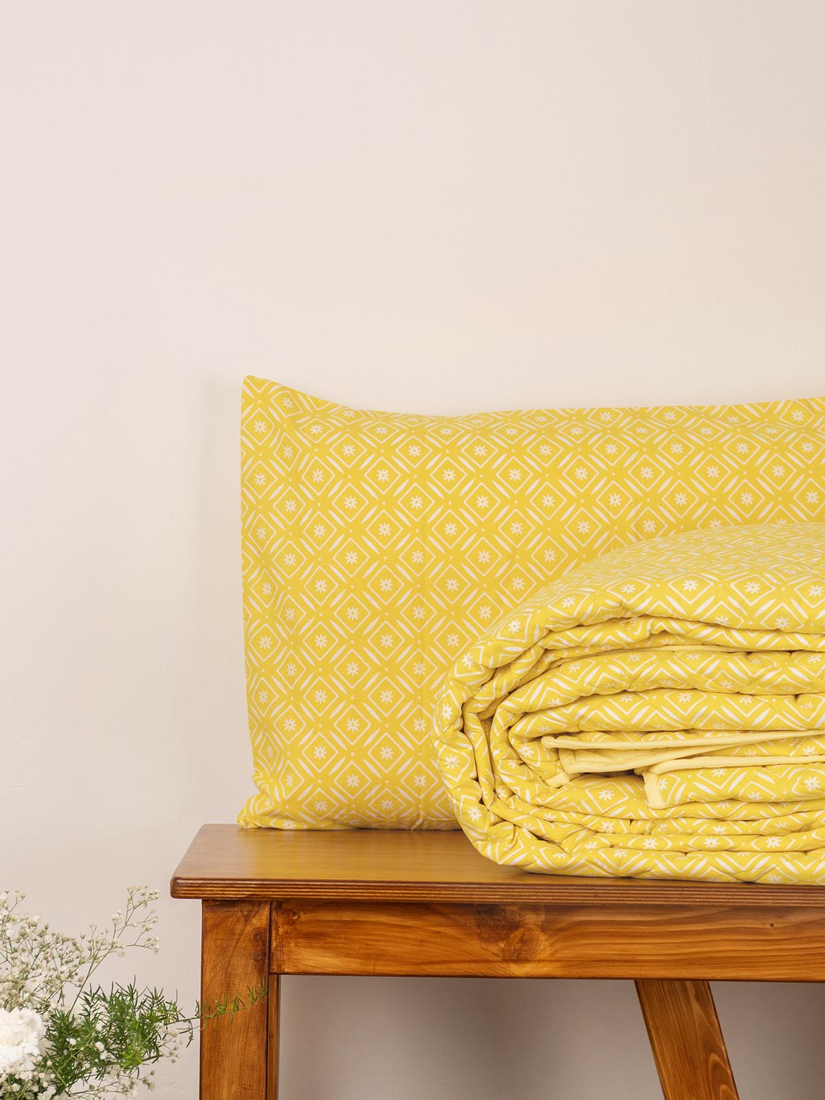 Daisy Fields Printed Cotton Quilt - Yellow