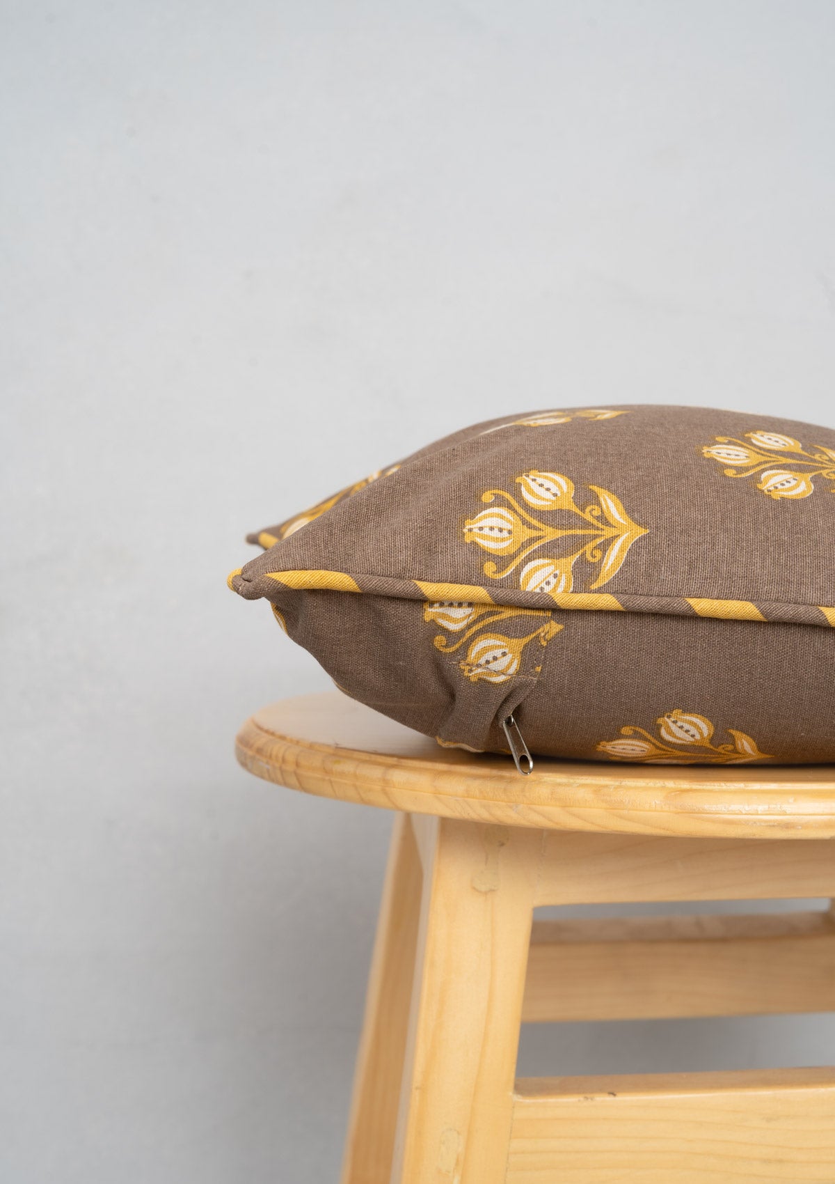 Cinnamon Printed Cotton Cushion Cover - Brown