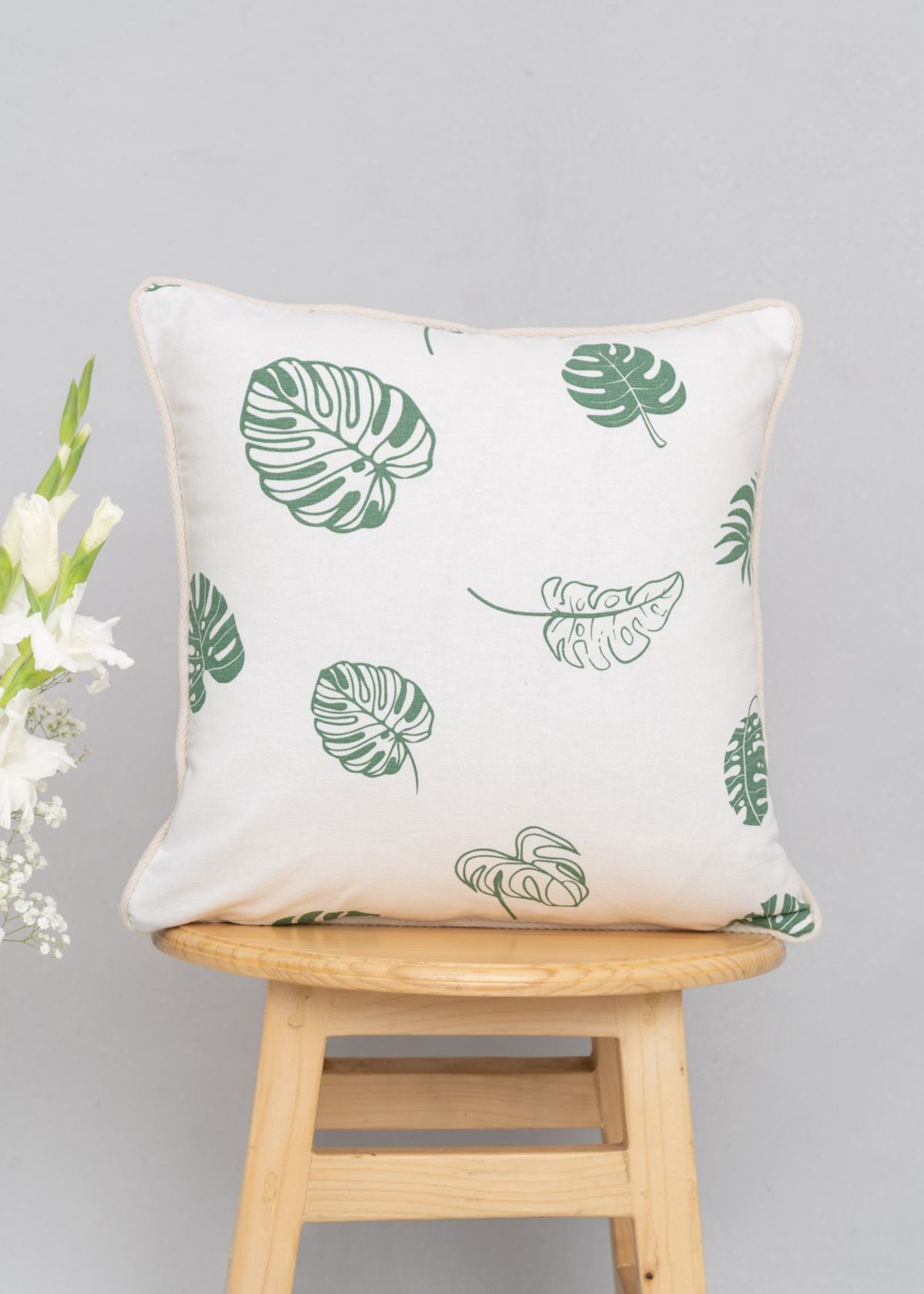 Monstera Printed Cotton Cushion Cover - Green