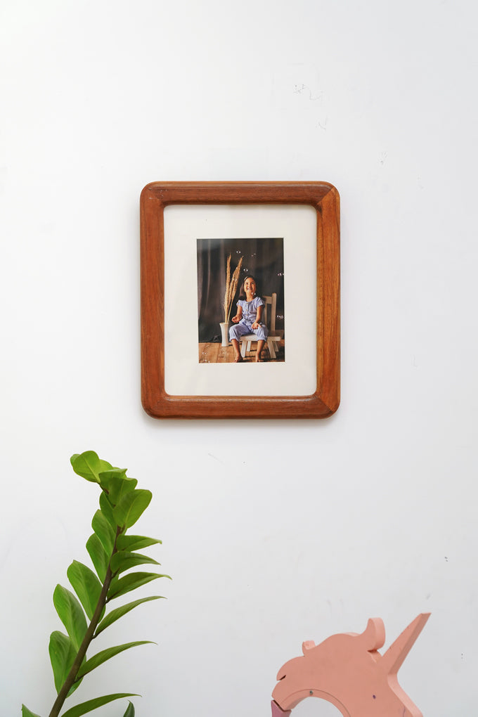 Colonial Picture Frame Sets