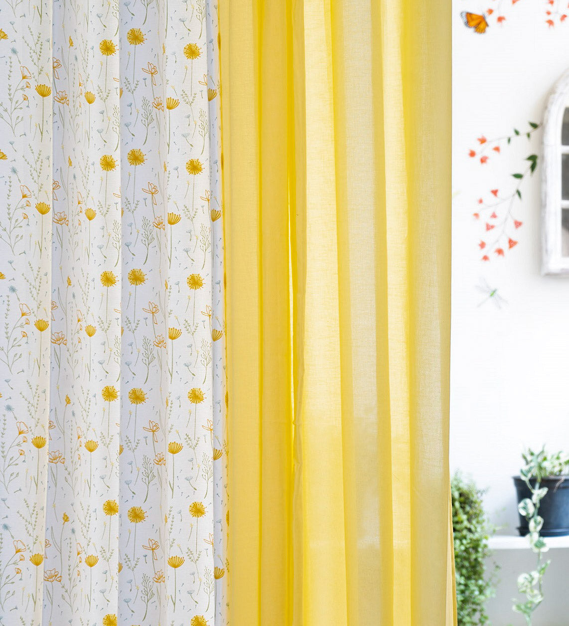 Drifting Dandelion In Yellow, Pale Banana Sheer Set of 4 Combo Cotton Curtain - Yellow