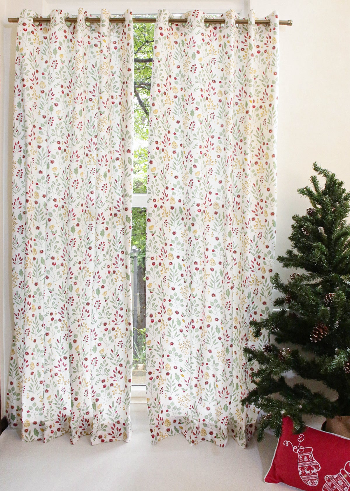 Foraged Berries Printed Cotton Curtain - Multicolor