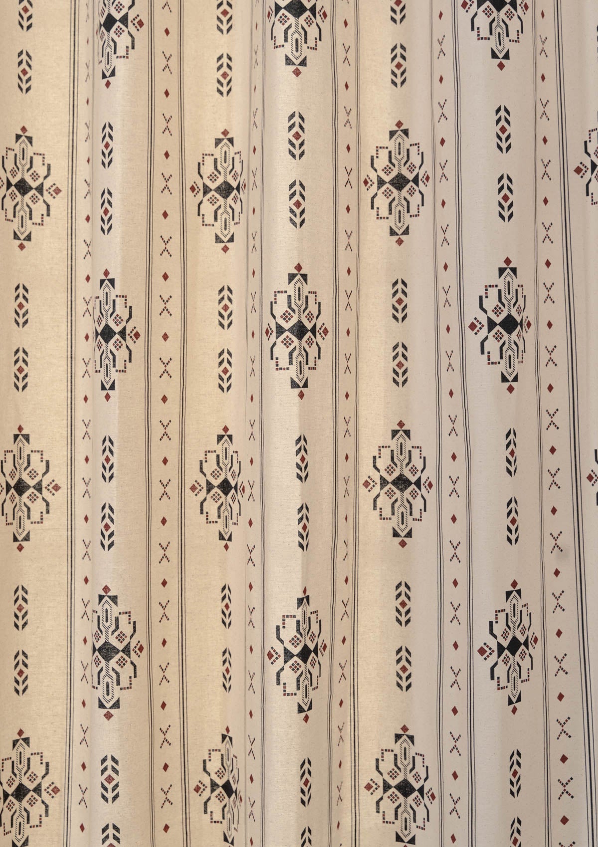 Gypsy 100% cotton geometric curtain for living room - Room darkening - Black - Single