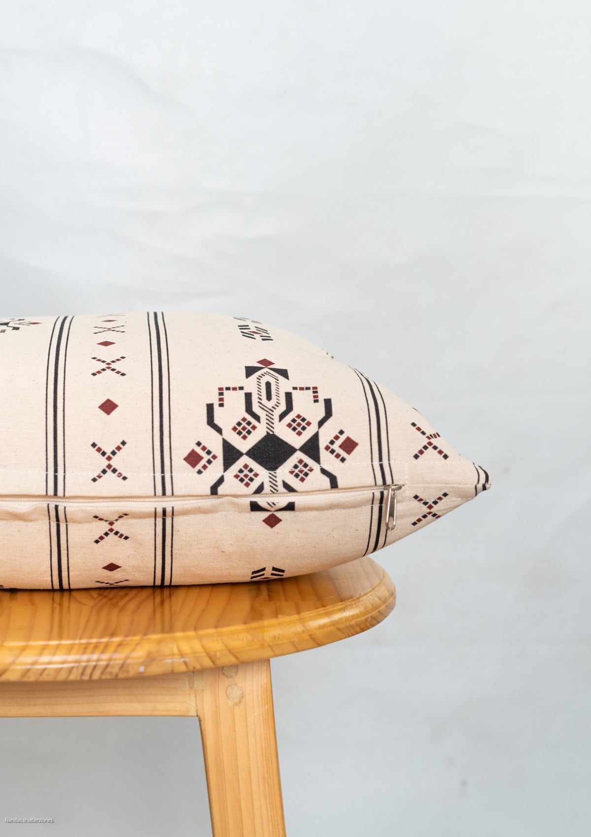 Gypsy 100% cotton geometric cushion cover for sofa - Black