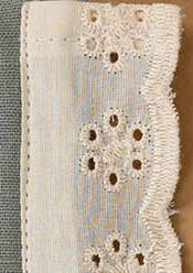 Hakoba | Lace Trim