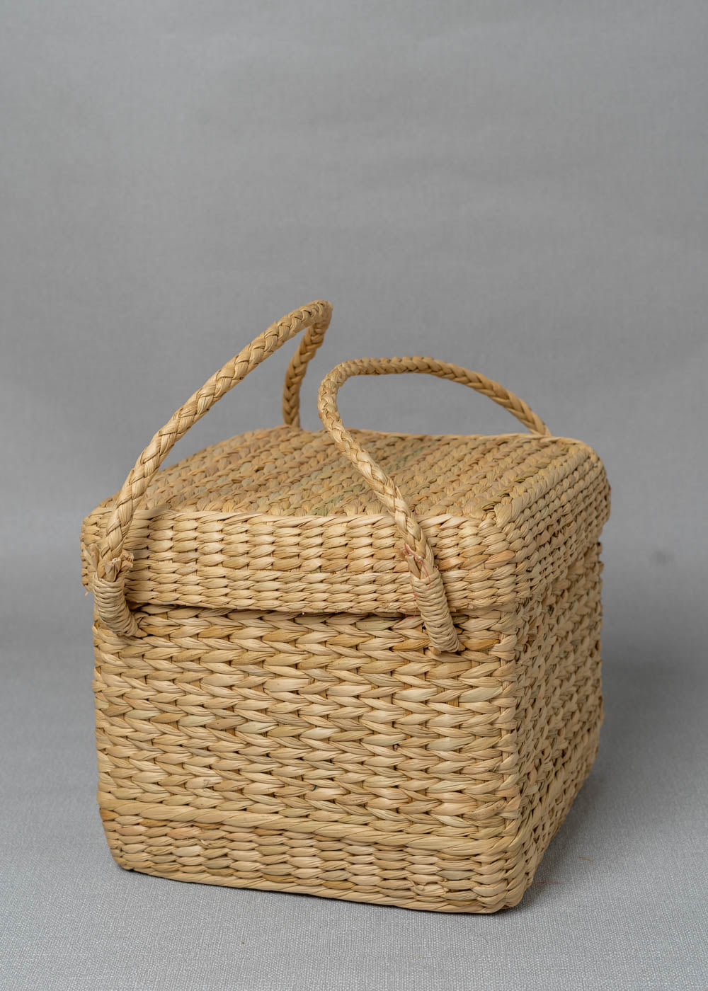 Woven Grass Picnic Basket - 10"