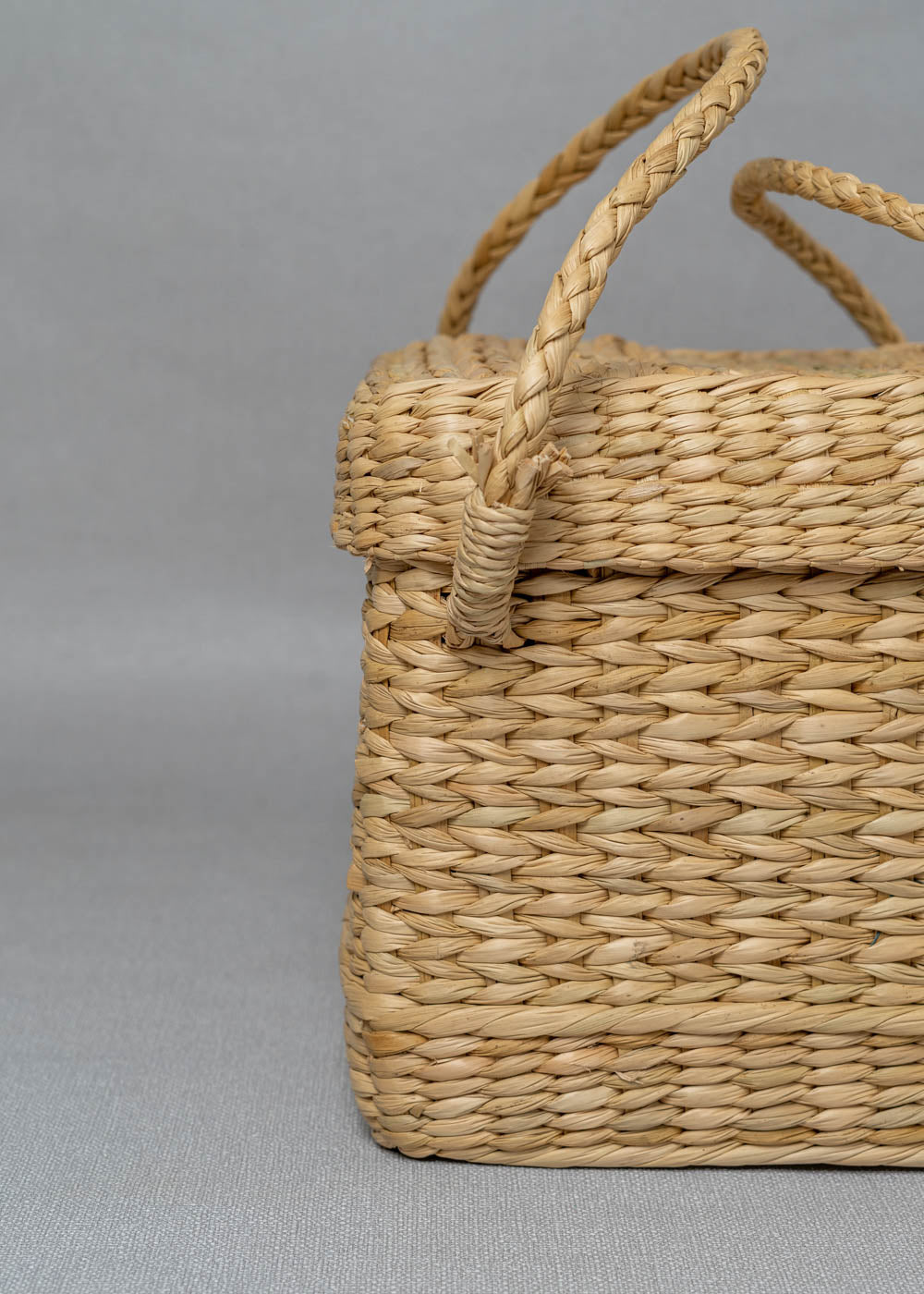 Woven Grass Picnic Basket - 10"