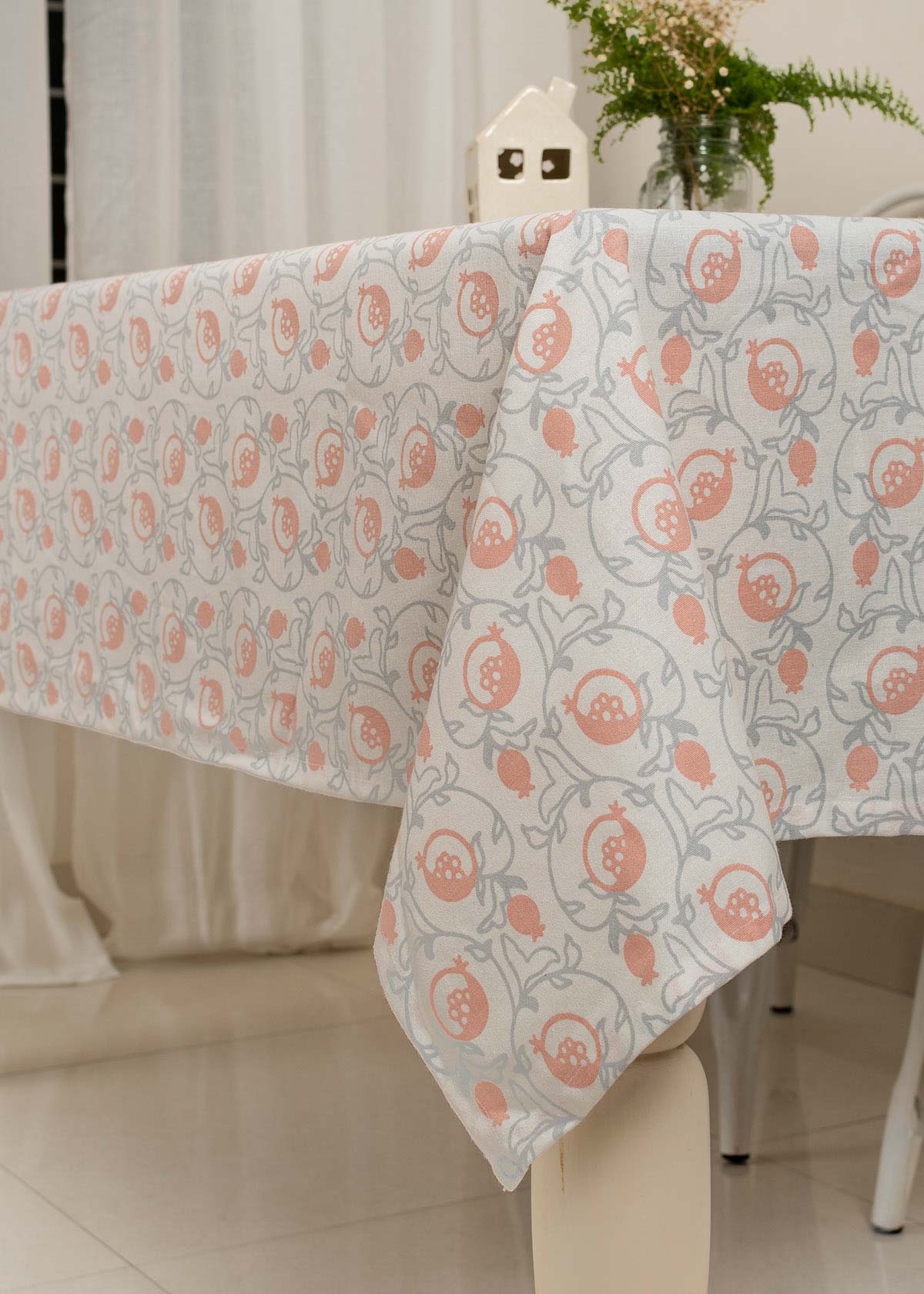 Pom Pearls Table cloth - Blush
