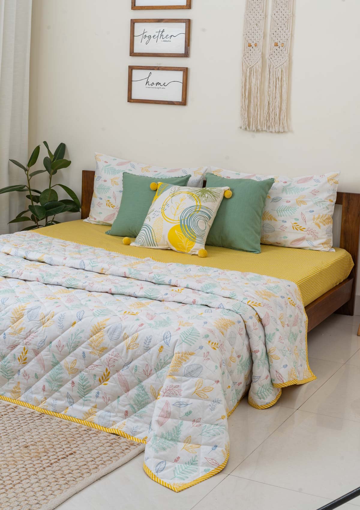 Rustling Leaves in Many Hues Reversible Quilt - Multicolor