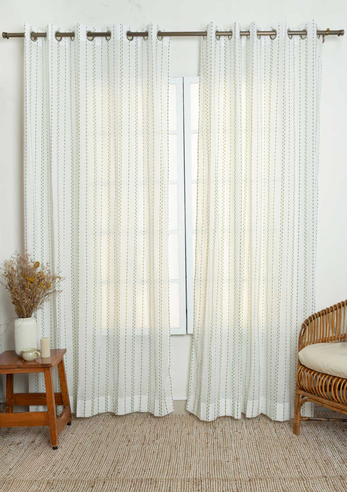 Sitara geometric 100% cotton sheer curtain for living room - Light filtering - Green