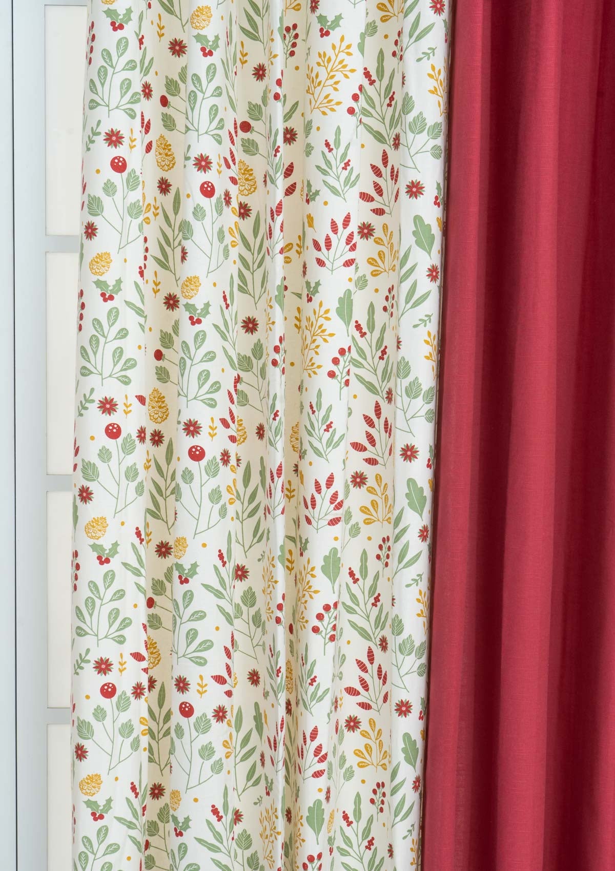 Wine Red with Foraged berries set of 4 cotton Curtain - Multicolor
