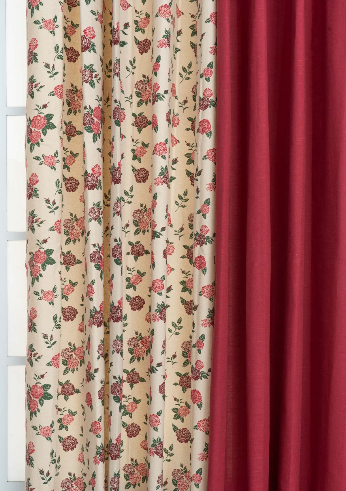 Wine red with wild roses set of 4 combo curtain - Multicolor