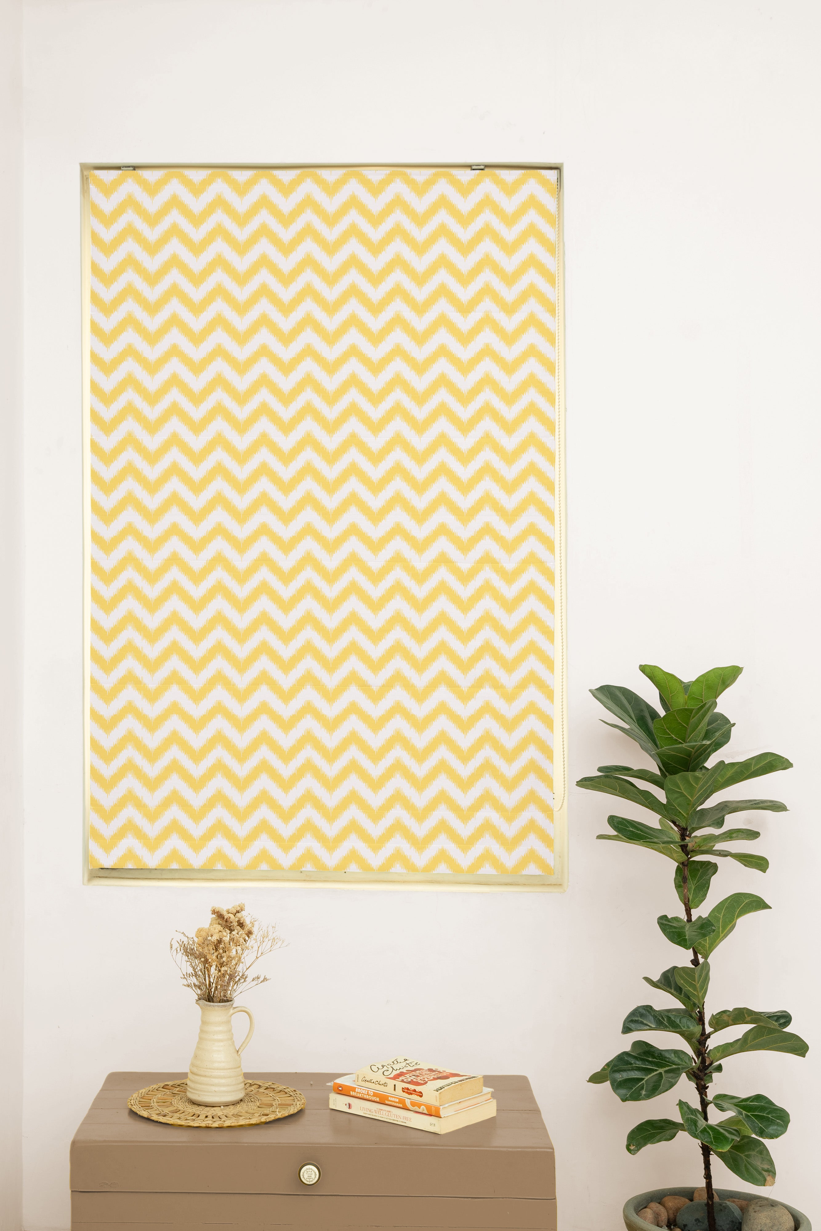 Ikat Chevron 100% Customizable Cotton geometric blind for living room - Room darkening - Yellow