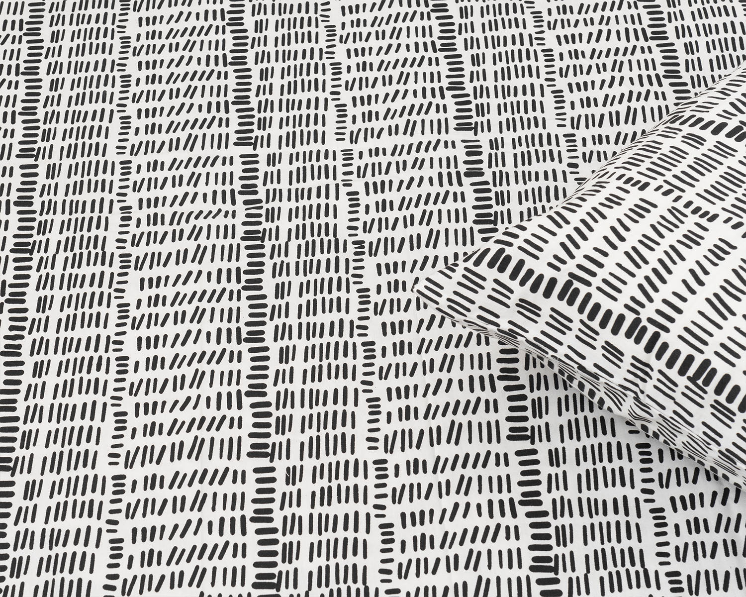 Maze of lines - Black Bed sheet