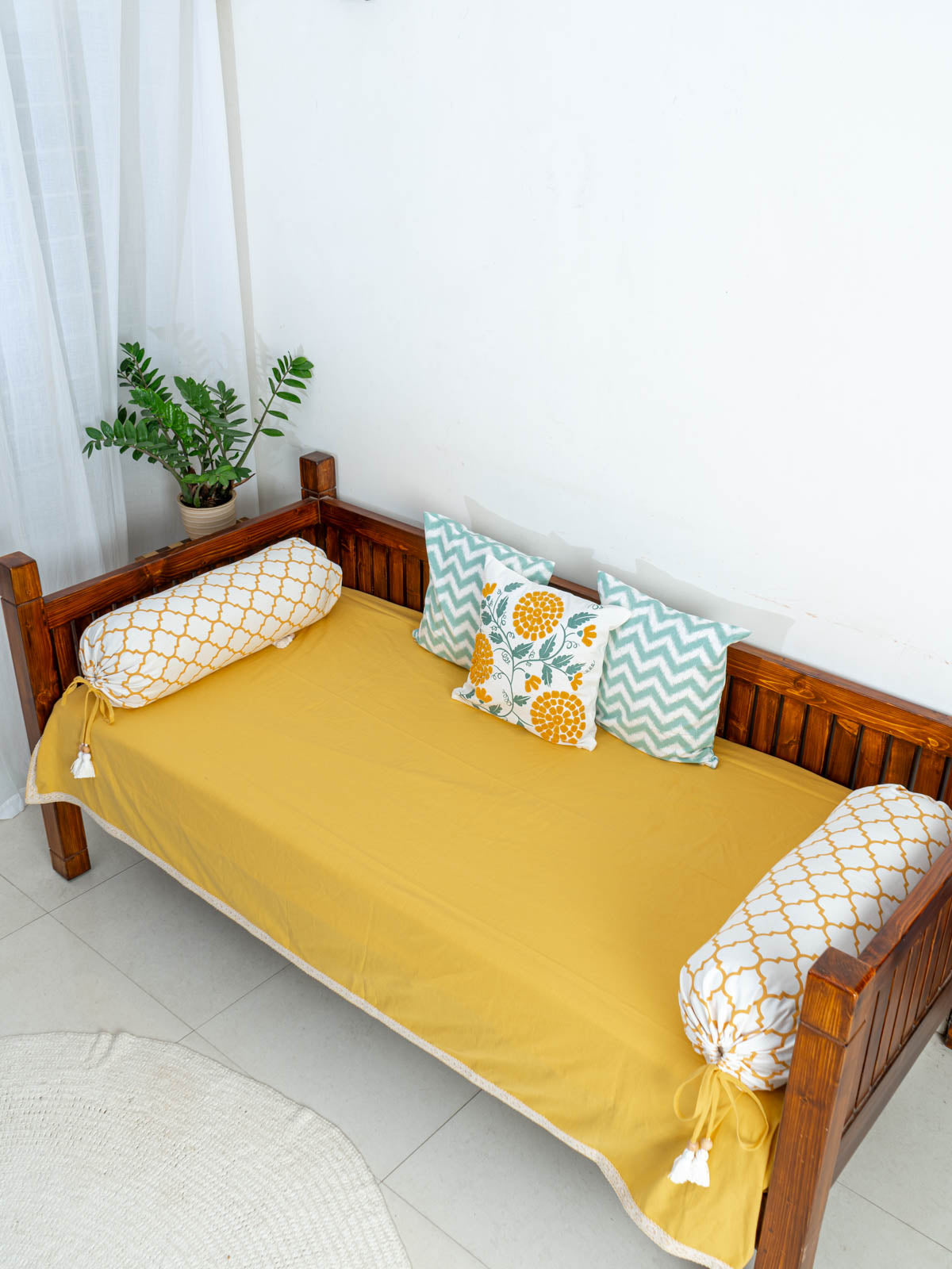 Diwan cot sale cushions