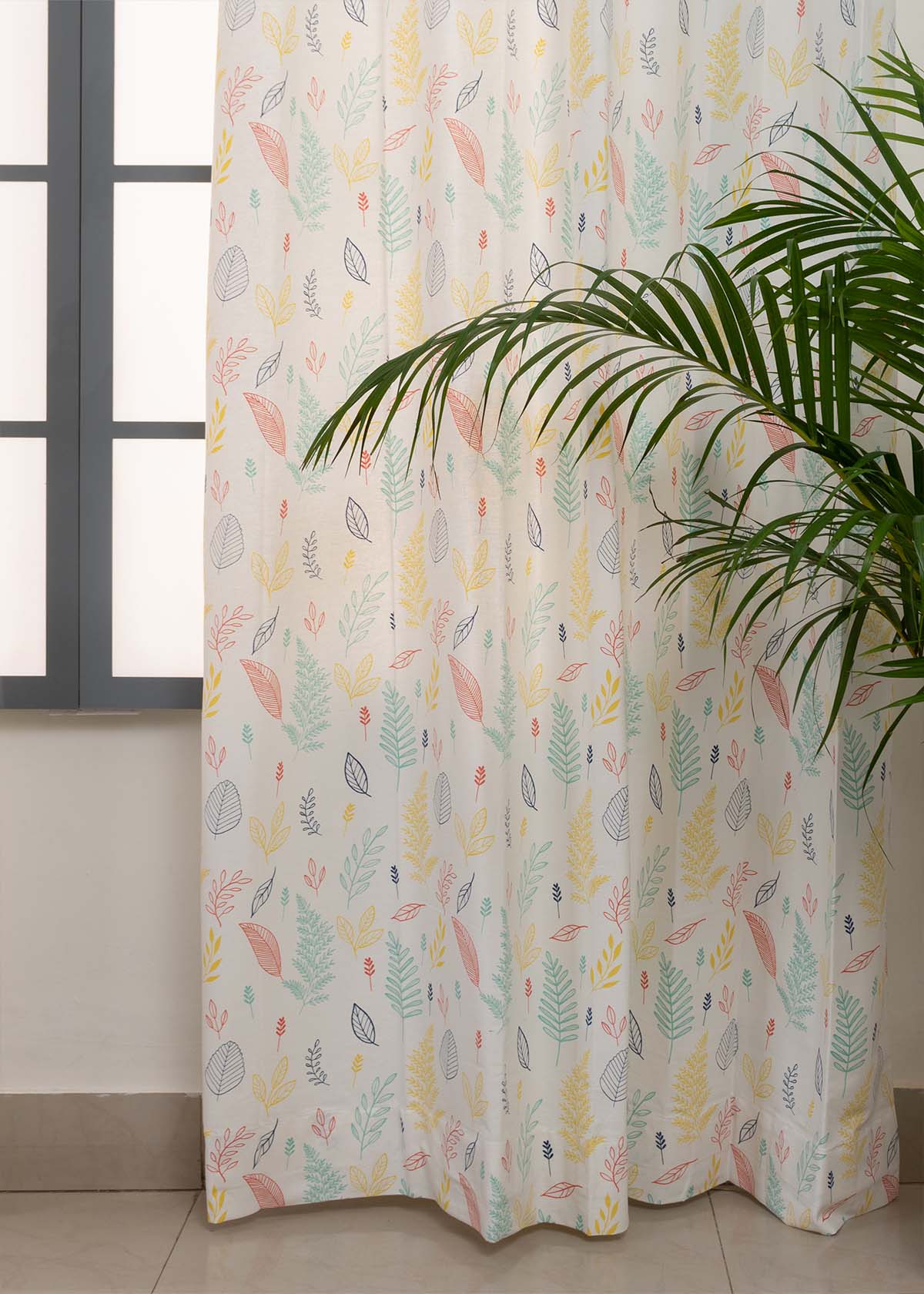 Rustling Leaves Printed Cotton Curtain - Multicolor
