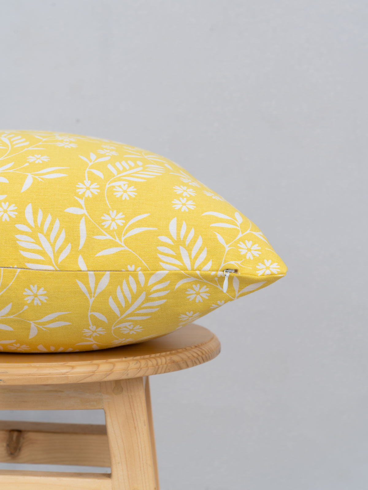 Yellow daisy 100% cotton customisable floral cushion cover for sofa - Yellow