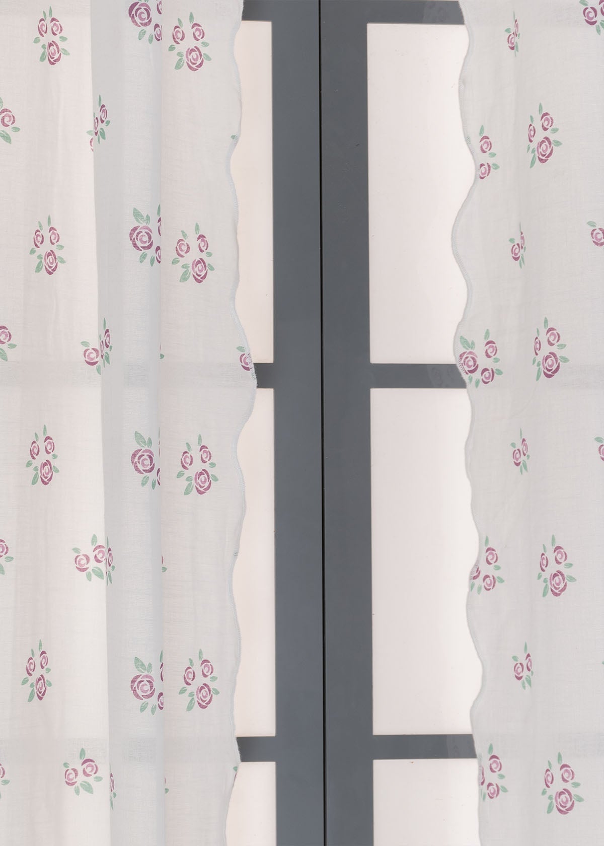 Rose Garden With Scallop Edge Printed Sheer Curtain - Lavender - Single